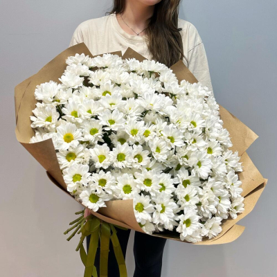 Букет «21 ромашка» – нежные белые кустовые хризантемы в натуральном стиле Дзержинский Московская область